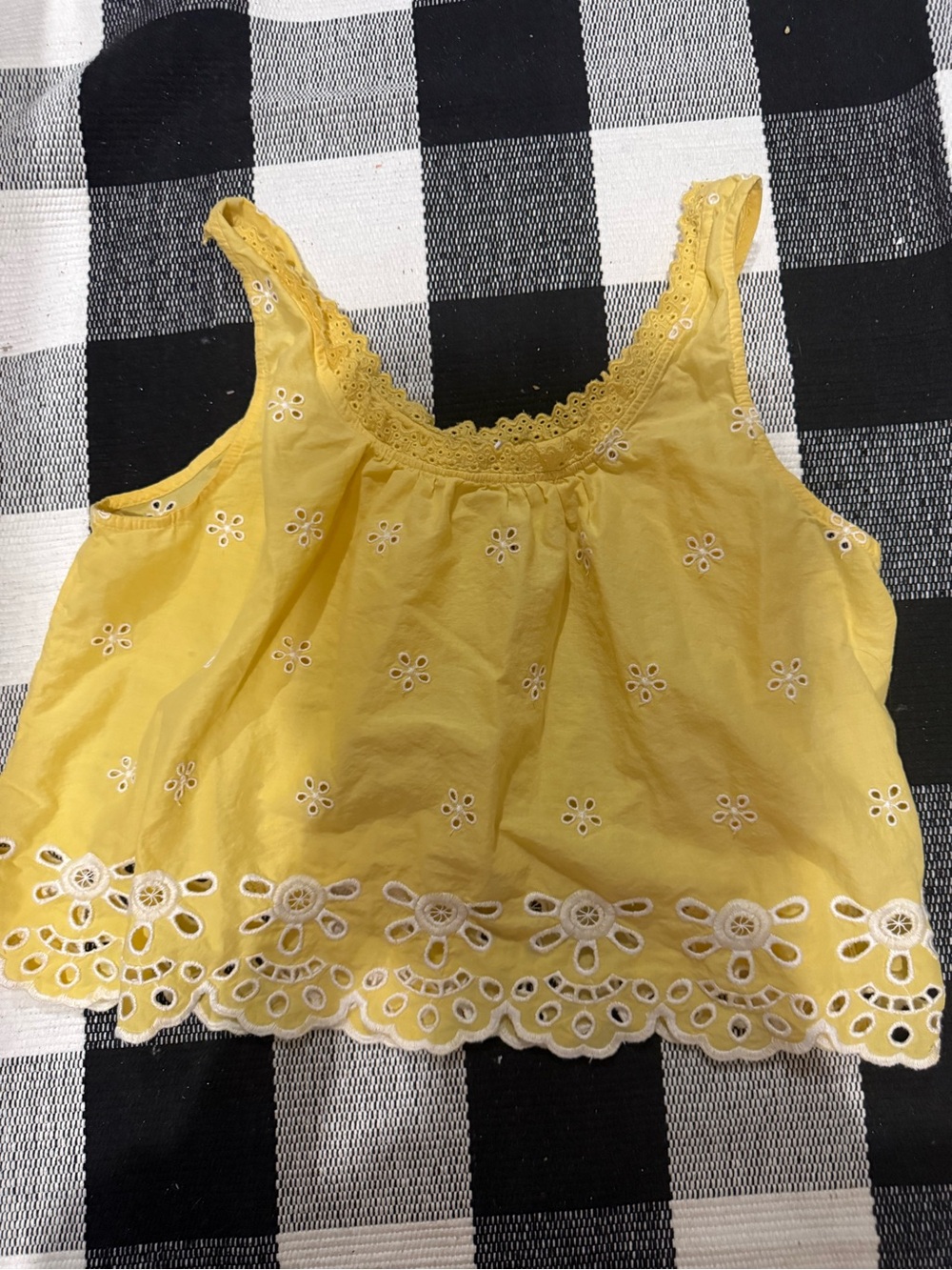 Size M Old Navy Yellow Eyelet Lace Tank